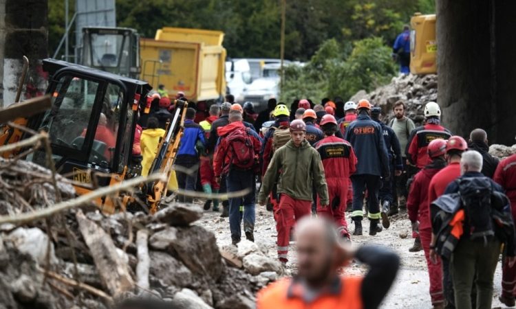 Rdeči križ Slovenije in Slovenska karitas za poplavljene v BiH zbrala več kot 100.000 evrov