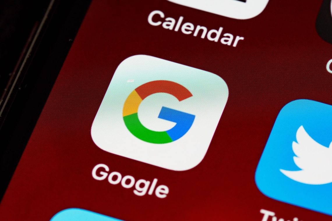 Sodišče Googlu naložilo odprtje sistema Android konkurenčnim trgovinam z aplikacijami