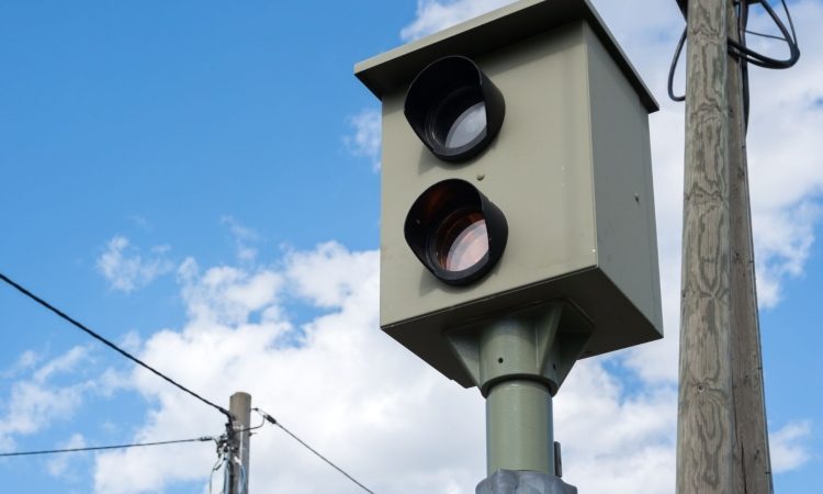 V Domžalah poškodovali nova stacionirana radarja