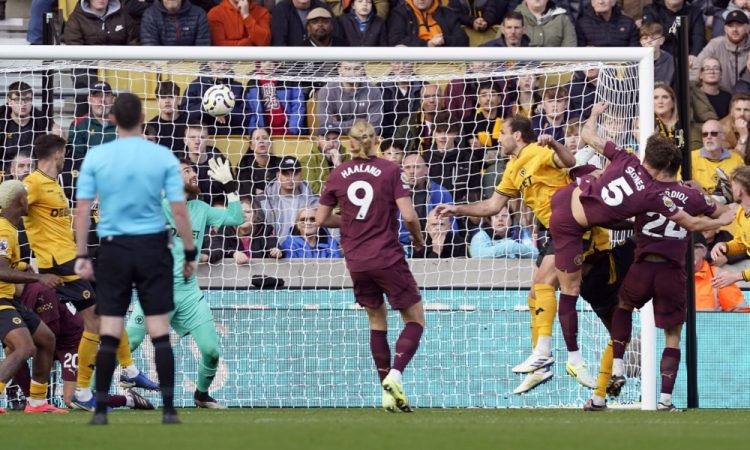 City se je v Wolverhamptonu rešil v zadnji minuti sodnikovega dodatka