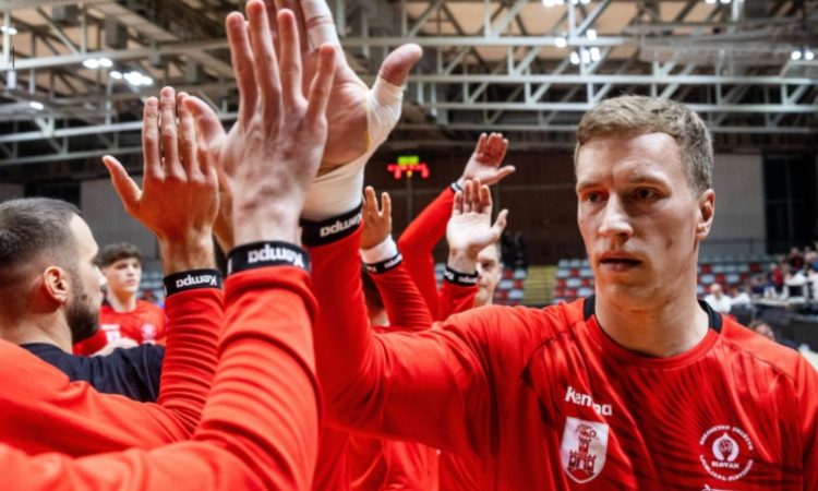 Slovan pred gostovanjem v Kopru s trdno obrambo in visokimi ambicijami