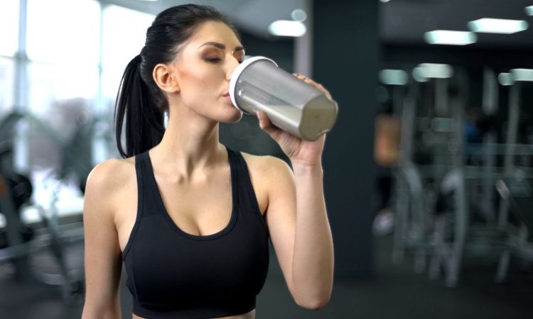 Koliko beljakovin zaužiti po vadbi in kaj svetujejo strokovnjaki?