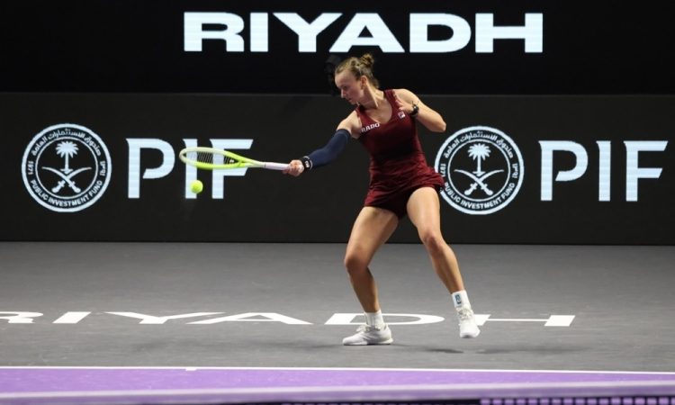 Zheng Qinwen in Coco Gauff za prestižno zmago v Rijadu