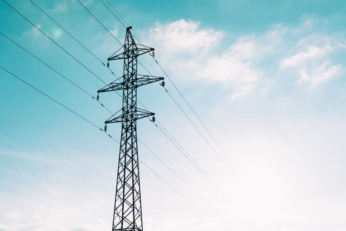 Vlada podaljšuje regulacijo cen električne energije