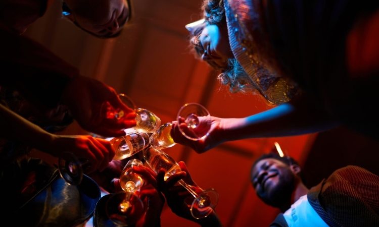 Kakšna je nevarnost alkohola za razvijajoče se možgane mladih?