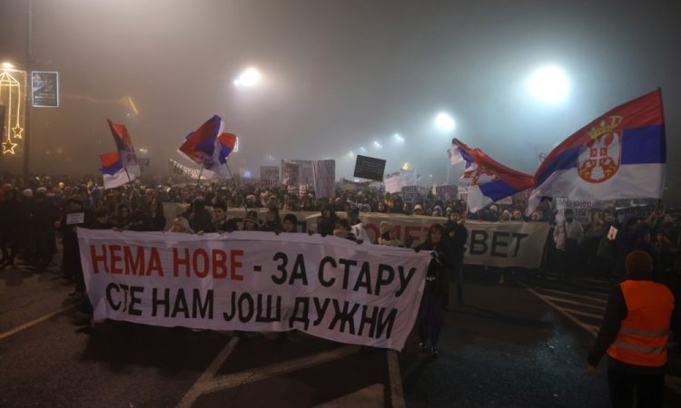 Srbski študenti v novo leto s 15-minutnim molkom