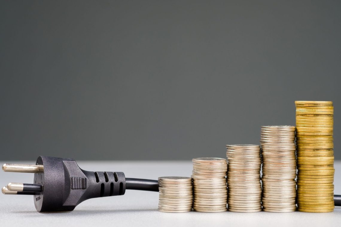 Agencija za energijo pred iztekom vladnega poziva vztraja pri stališčih glede omrežnine