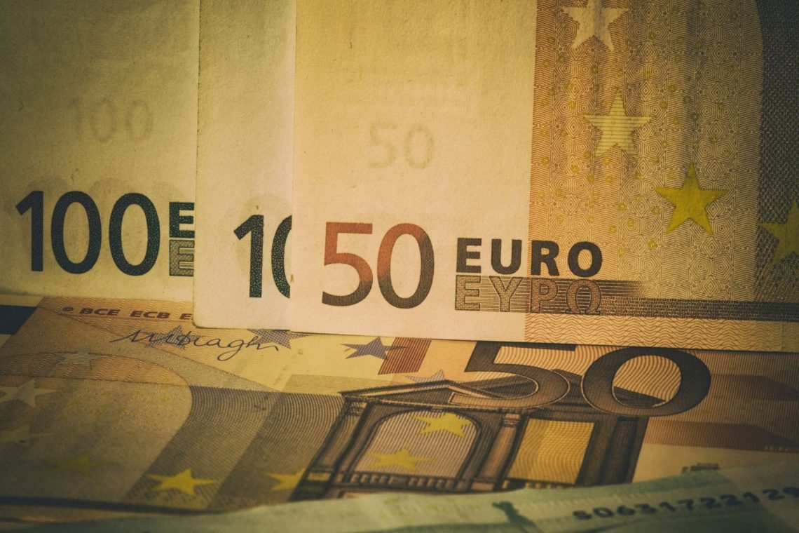 Država se je zadolžila za milijardo evrov