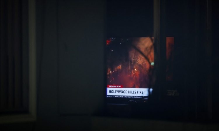 Požar v Los Angelesu zajel tudi Hollywoodske griče