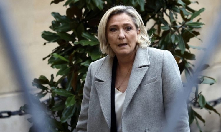 Marine Le Pen obžaluje izključitev očeta iz stranke