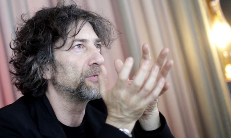 Neil Gaiman pod drobnogledom obtožb spolnega nadlegovanja