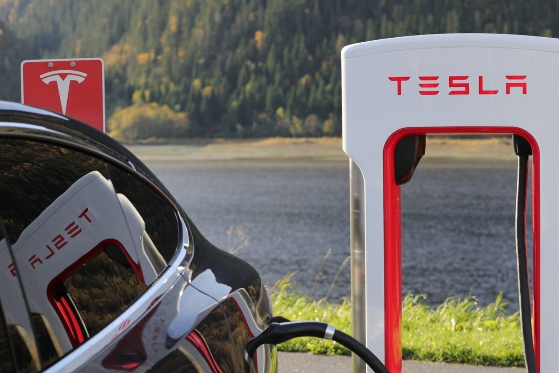 Tesla prvič prehitela Audi v globalni prodaji avtomobilov