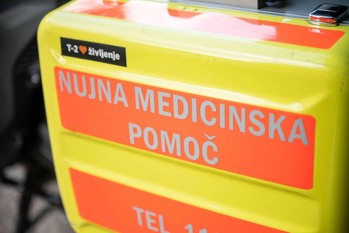 V Kopru po nizu prekrškov hospitalizirali kršitelja javnega reda in miru