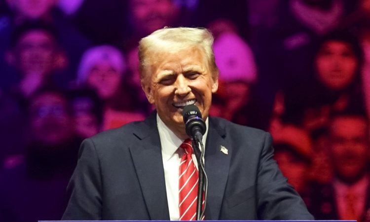 Trump na prvi dan mandata napovedal številne izvršne ukaze