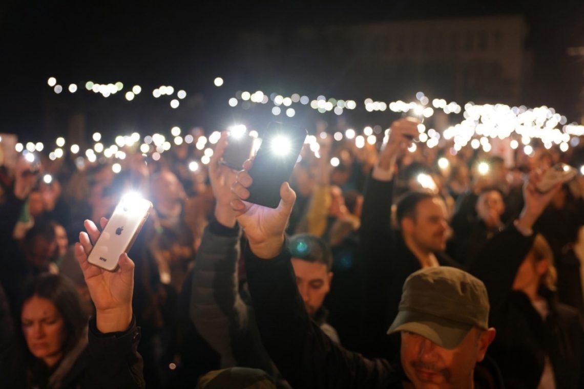 Študenti iz Beograda peš na protest v Novi Sad