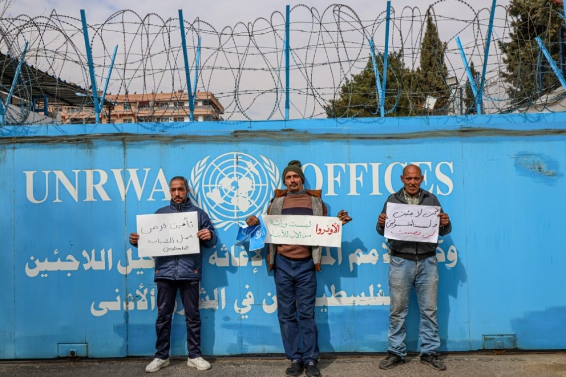 Izrael prepovedal delovanje agencije UNRWA, Združeni narodi svarijo pred katastrofalnimi posledicami