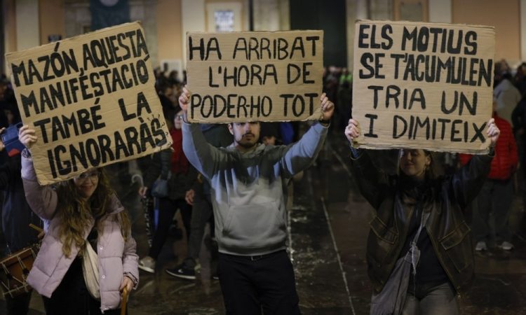 V Španiji nov množičen protest zaradi lanskih poplav