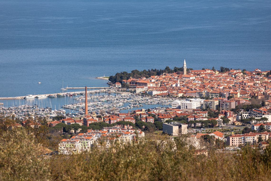 Izolski občinski svet podprl nove spodbude za podjetništvo in posodobitev prometnih pravil
