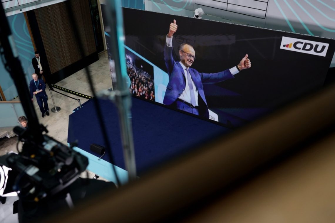 Na volitvah v Nemčiji glede na projekcije zmaga uniji CDU/CSU, sledi AfD (