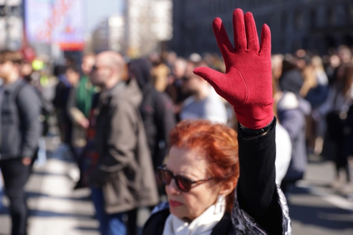 Protesti v Srbiji ob pozivu k splošni stavki
