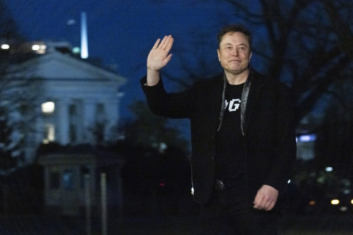 Musk: Omrežje X tarča obsežnega kibernetskega napada
