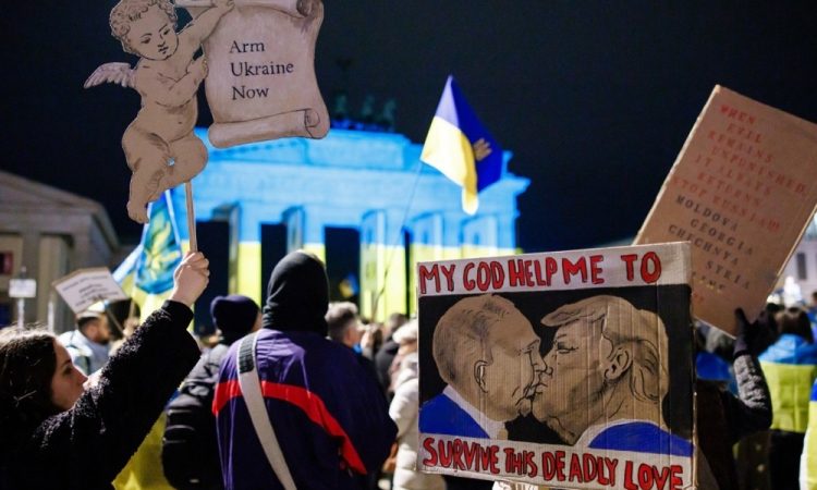 Trump napovedal pogovore s Putinom o končanju vojne v Ukrajini