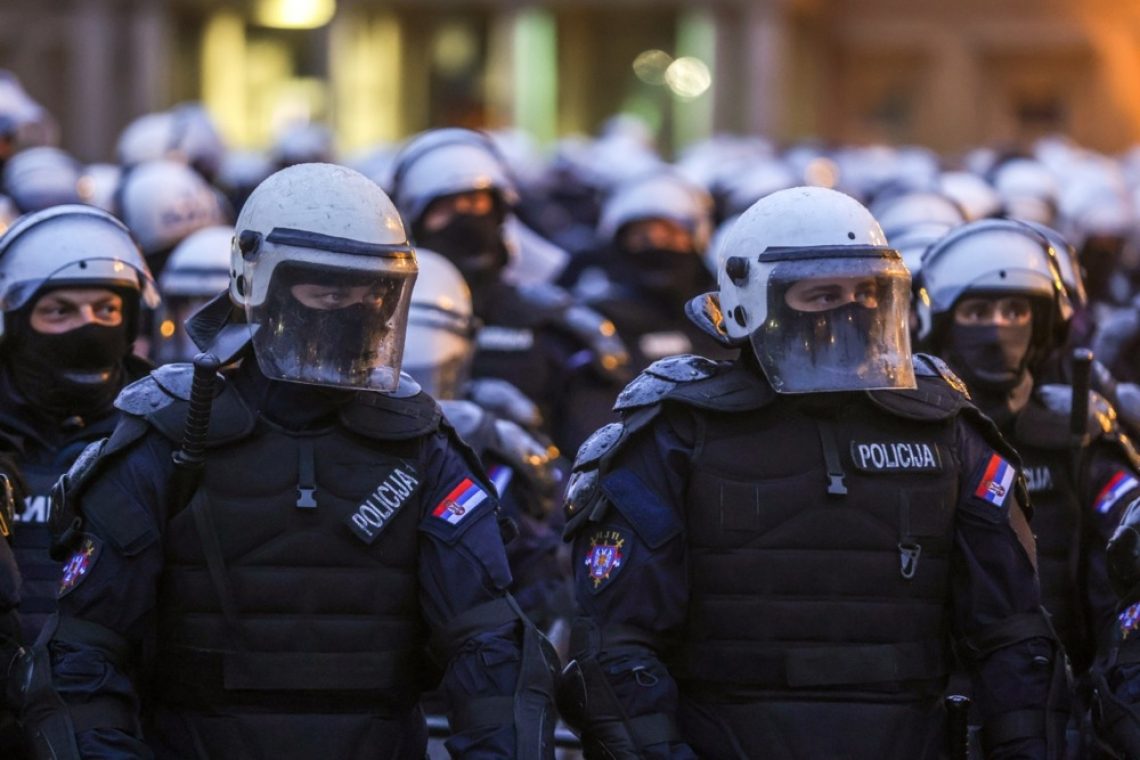 Bruselj zahteva preiskavo uporabe zvočnega topa na protestih v Beogradu