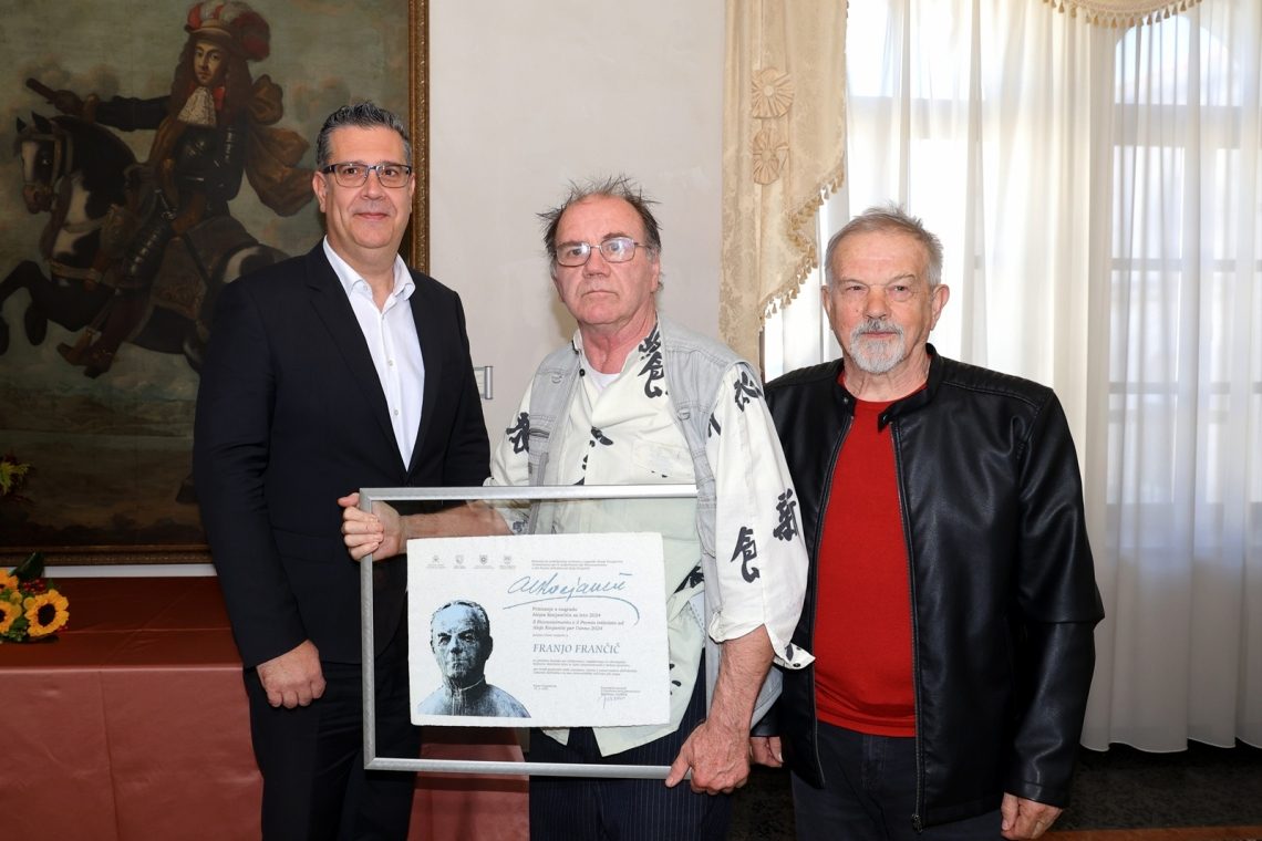 Franjo Frančič prejel Kocjančičevo priznanje z nagrado