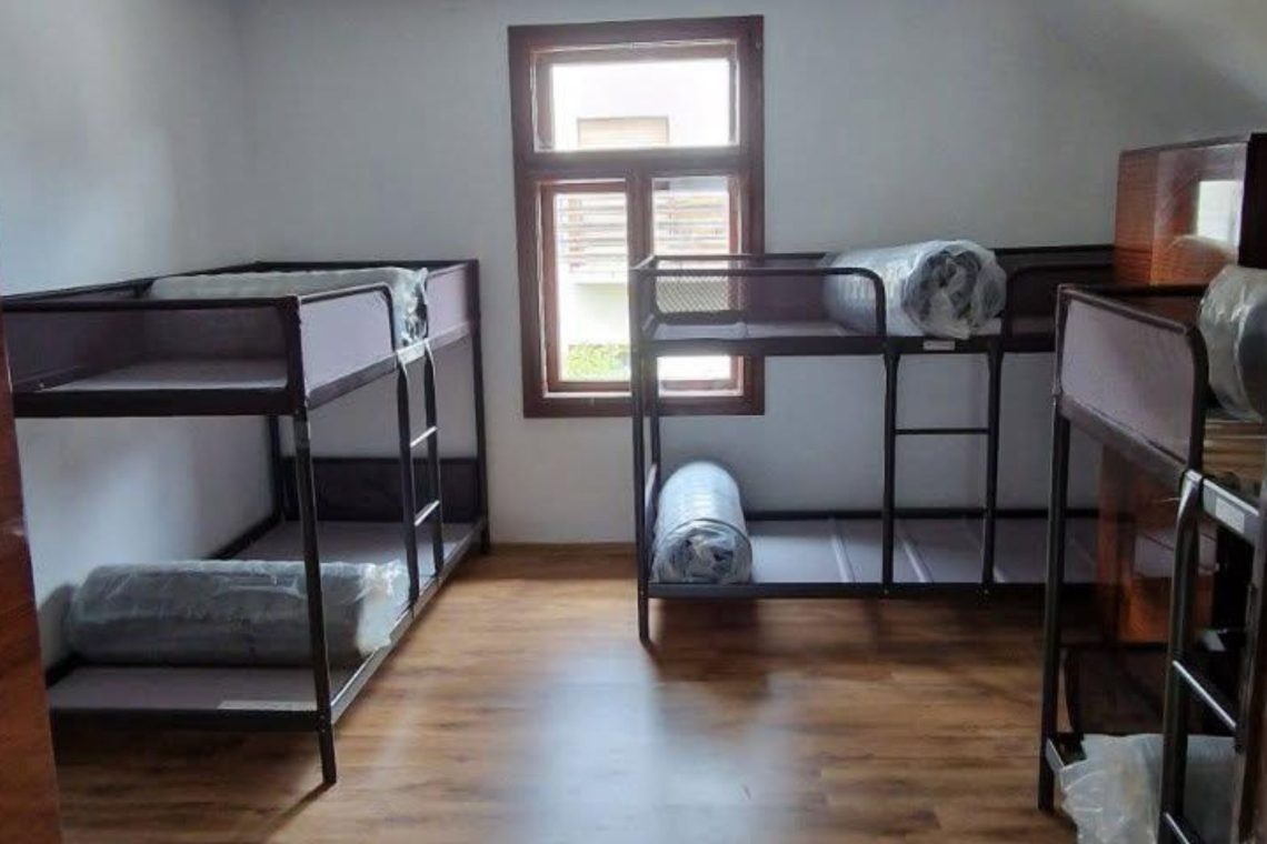 Workforce preselil filipinske delavce in uvedel strožji nadzor nad bivalnimi razmerami