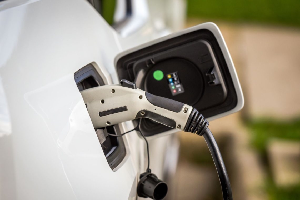Na voljo sredstva za postavitev javnih polnilnic za električna vozila