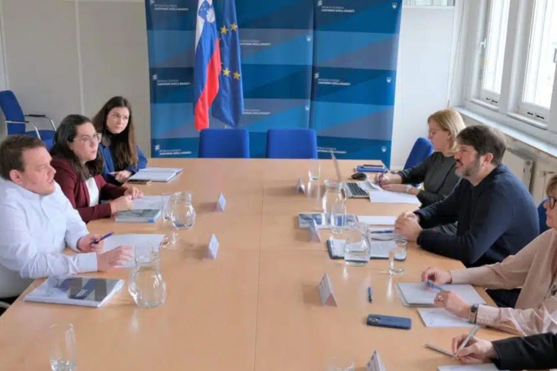 Lobnik ministru Maljevcu predal letno poročilo Zagovornika za leto 2024