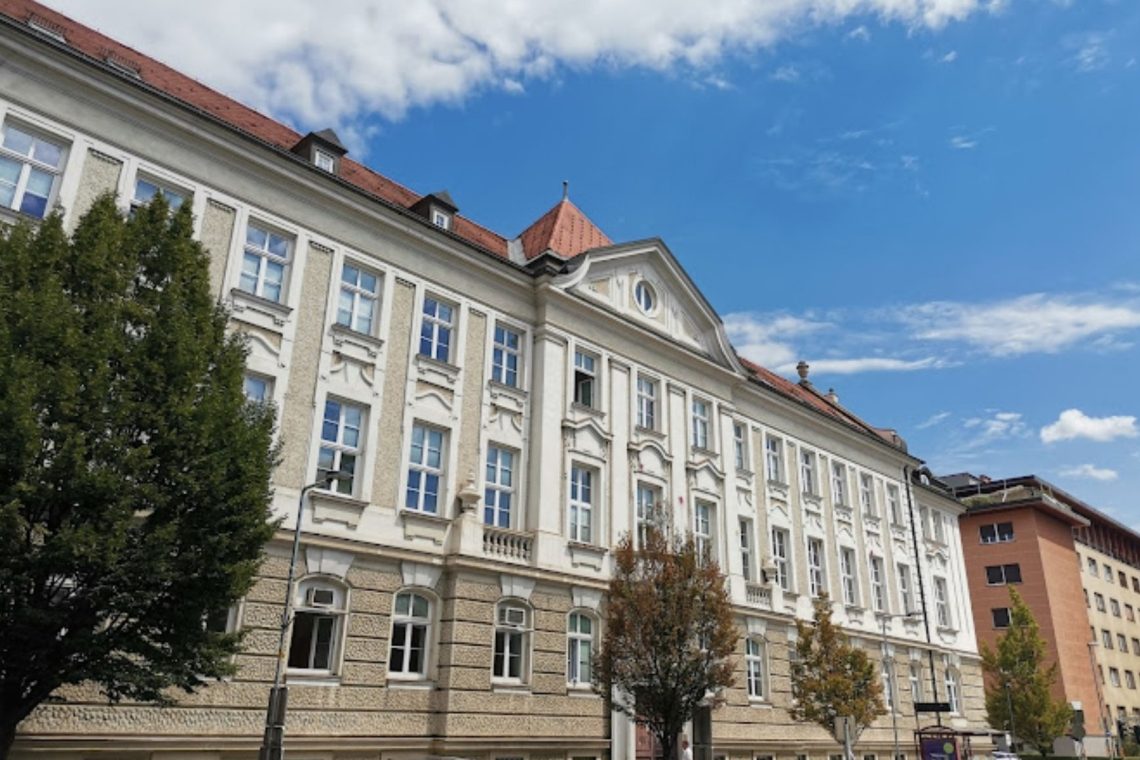 Upravna enota Maribor se seli na Trg Leona Štuklja