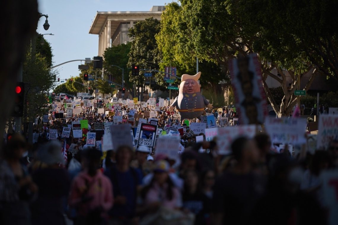 V ZDA in Evropi množični protesti proti Trumpu