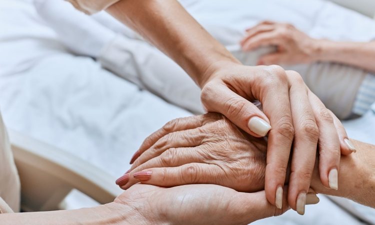 Nevarnosti večopravilnosti in pomen kognitivne aktivnosti pri Parkinsonovi bolezni