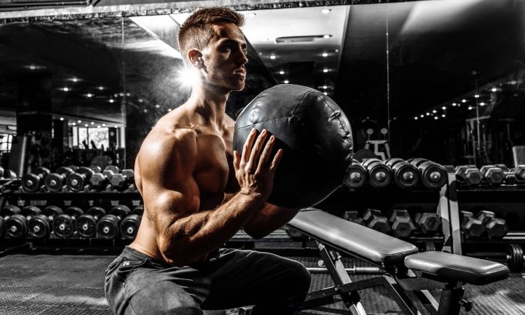 Crossfit za začetnike: kako varno začeti in napredovati?