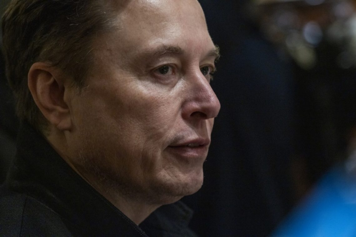 Musk zaradi padca dobička Tesle napovedal umik iz vladnih zadev
