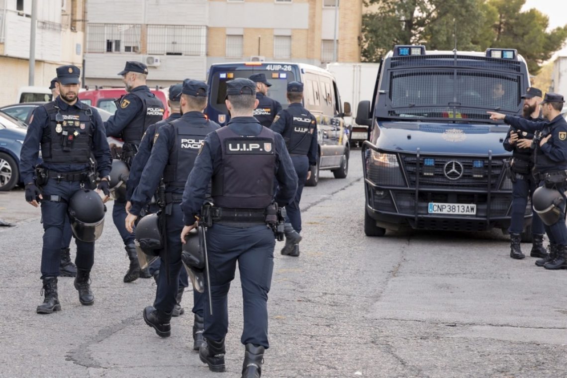 V Španiji aretirali mamo zaradi domnevne prodaje svoje novorojenke