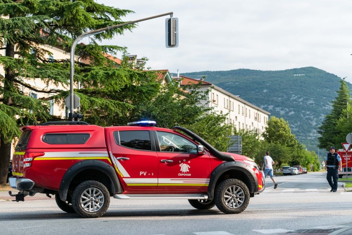 Ponoči zagorelo v poslovnem objektu na območju Vrhnike