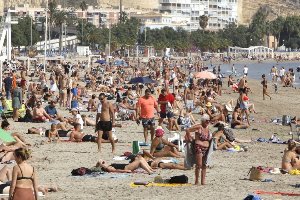 Turisti v Alicanteju do marca ustvarili skoraj 2 milijardi evrov prihodkov
