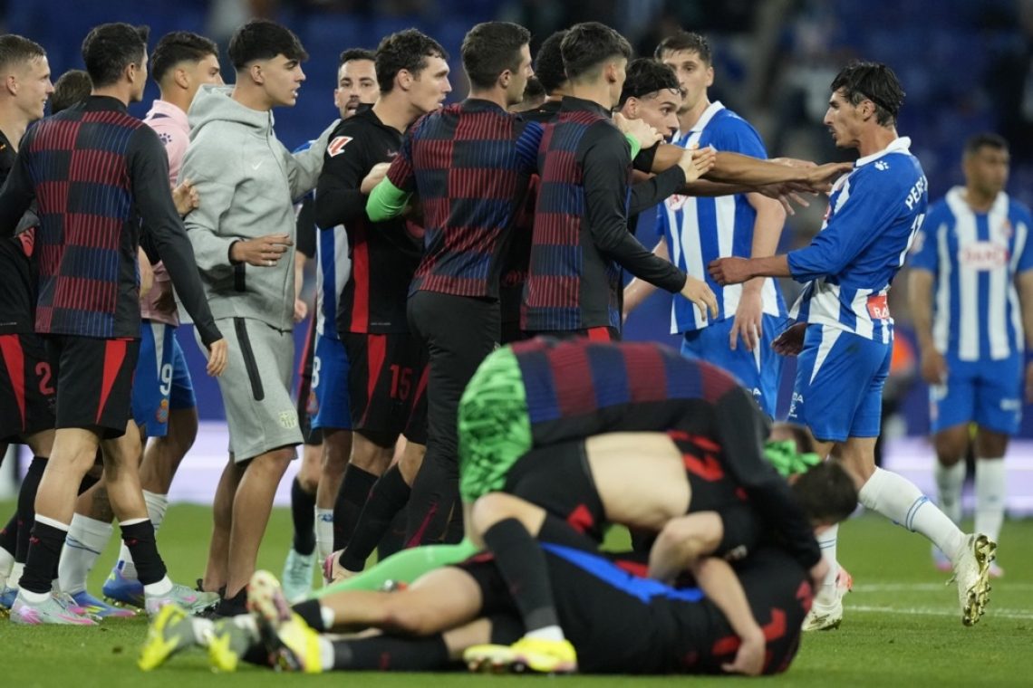 Barcelona dva kroga pred koncem potrdila naslov v Španiji