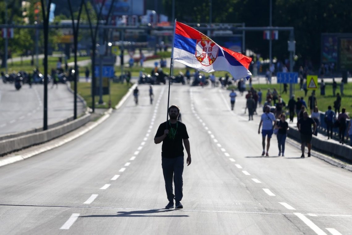 V Zaječarju in Kosjeriću na lokalnih volitvah slavila SNS, opozicija opozarja na nepravilnosti