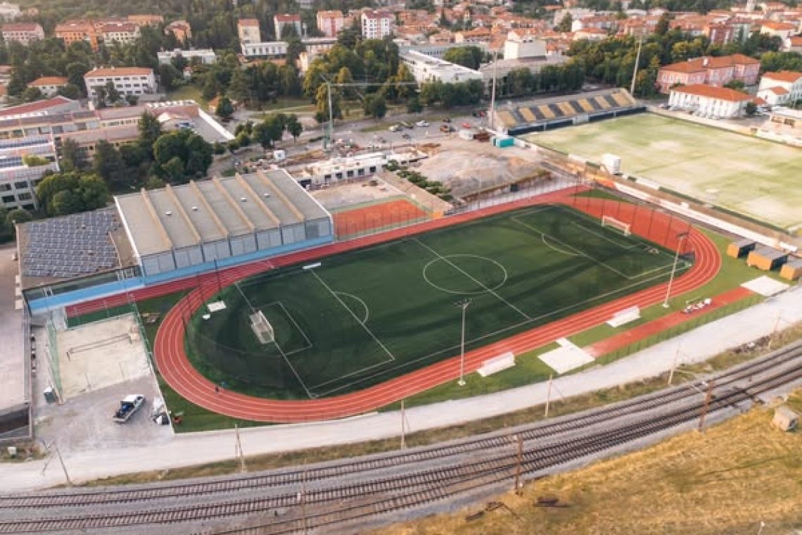 V Sežani odprli prenovljen atletski stadion in nogometno igrišče