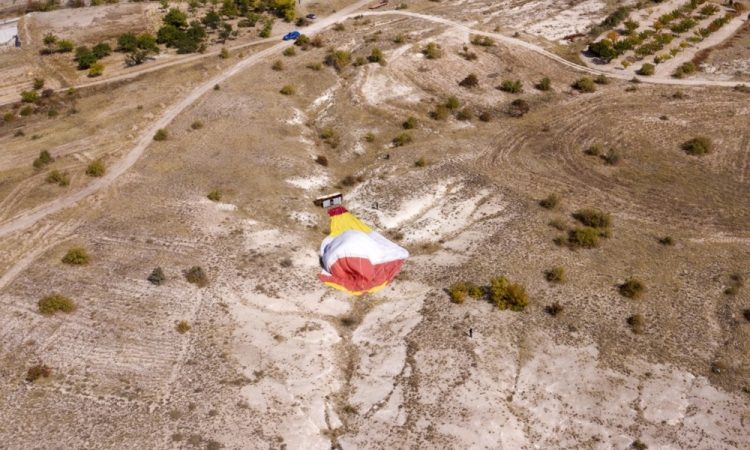 V Turčiji dve nesreči balonov, en pilot mrtev, več turistov poškodovanih