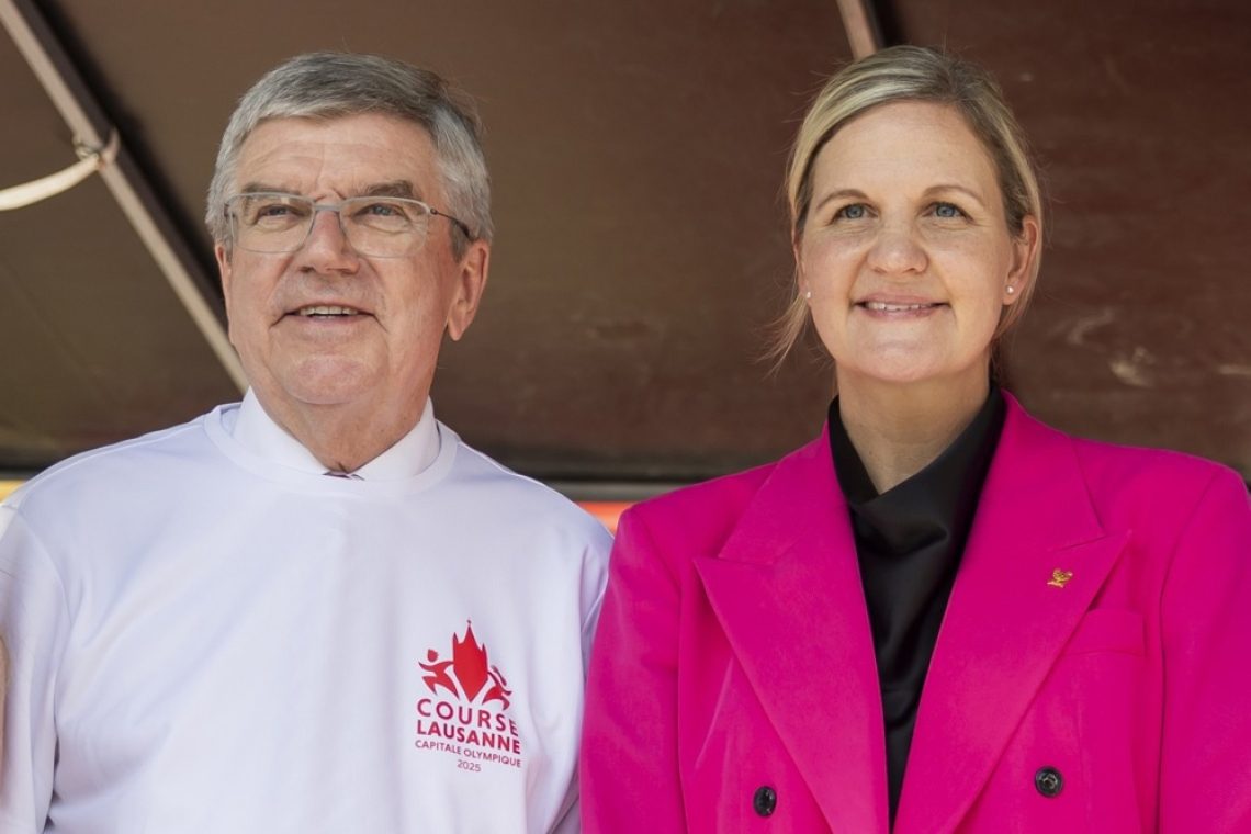 Kirsty Coventry se je zahvalila Thomasu Bachu v prisrčni primopredaji poslov