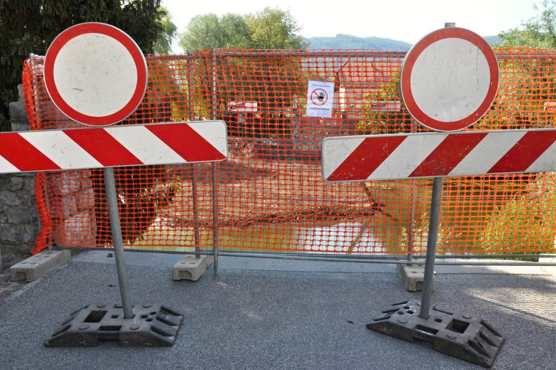 V Šmarjah občasne zapore cest zaradi gradnje telovadnice