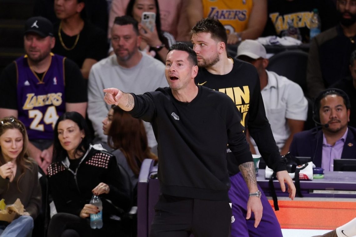 Los Angeles Lakers podaljšali pogodbo s trenerjem Redickom