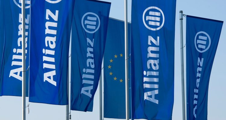 V letu 2025 ljudi po svetu najbolj skrbijo zdravje, finance in varnost