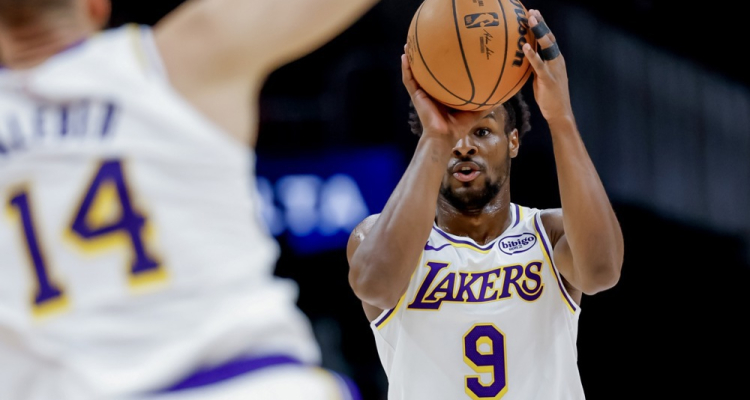 Lakers kljub 33 točkam Dončića trepetali za zmago proti Utahu  