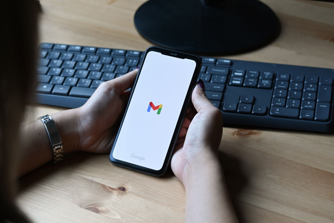 Google zanika uporabo zasebnih e-pošt za učenje umetne inteligence