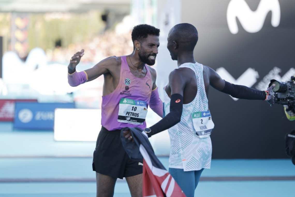 Kenijca John Korir in Joyciline Jepkosgei zmagala na maratonu v Valencii